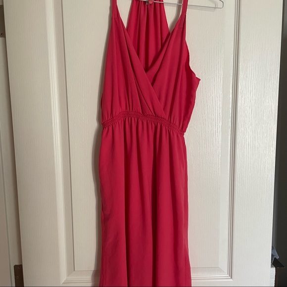 Aritzia crepe hot pink dress - Picture 2 of 4